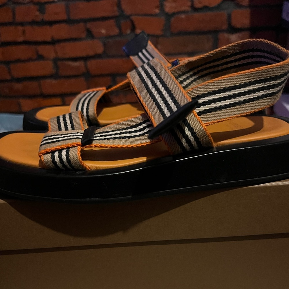 Burberry Icon Stripe Sandals (Size 40) - Picture 6 of 12